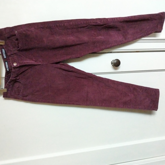 Women's Joe Fresh burgundy corduroy pants size 30 - Picture 1 of 3
